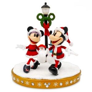 Disney Parks Santa Mickey and Minnie
Mouse Light-Up Holiday Figure NIB